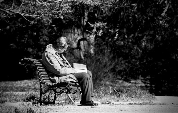 Jak samotność wpływa na osoby starsze