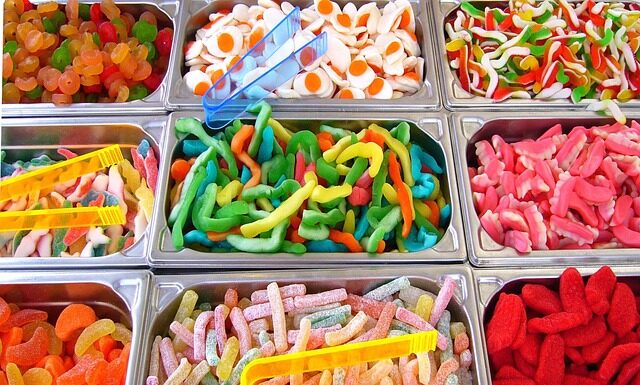 Jak zapakować słodycze w celofan? Jak zapakować słodycze w celofan?