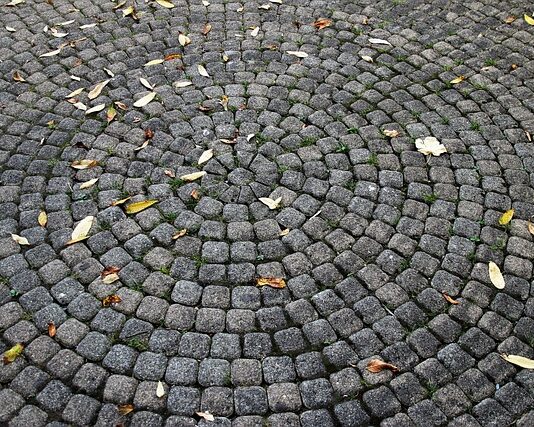 Jaka cena za ułożenie obrzeży? Jaka cena za ułożenie obrzeży?