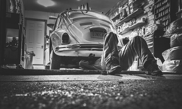 Jak naprawić rączkę od walizki?