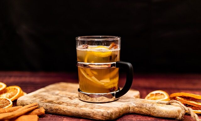 Czym wzmocnić grzane wino?