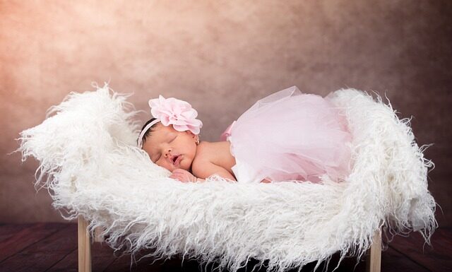 Kiedy kupuje się łóżeczko dla dziecka?