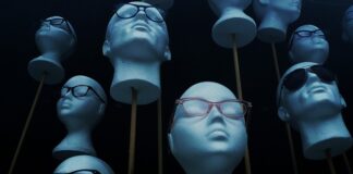 Czy daje się styropian pod kominek?