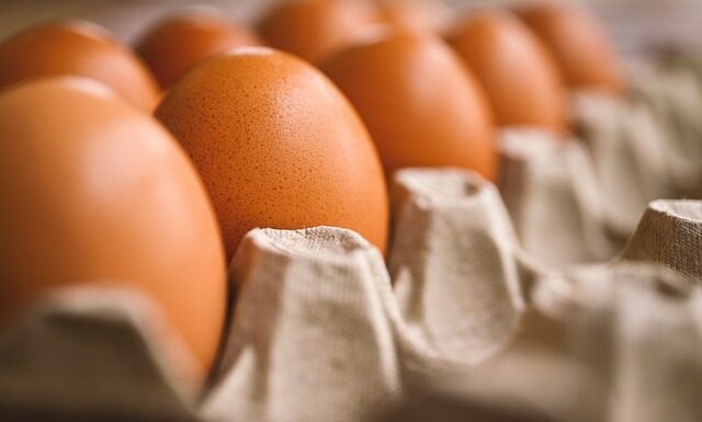 Z czego zrobić duże jajo wielkanocne?