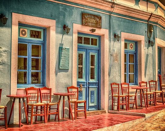 Jakie krzesła pasują do drewnianego stołu? Jakie krzesła pasują do drewnianego stołu?