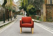 Jak wyczyścić kółka w fotelu biurowym? Jak wyczyścić kółka w fotelu biurowym?